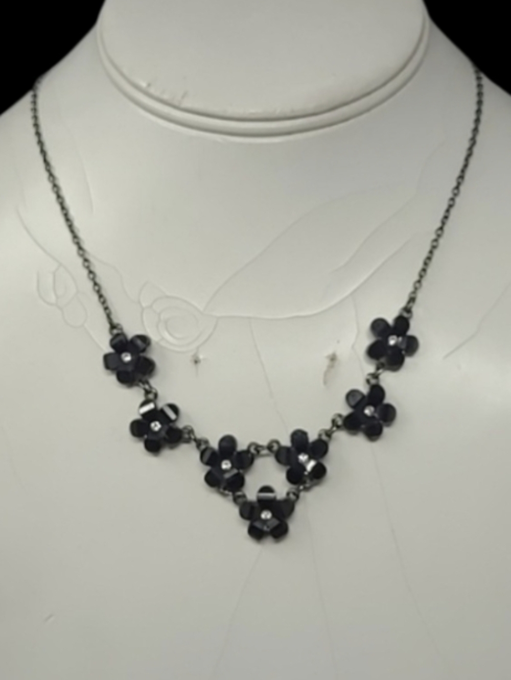 CLAIRS BLACK METAL FLOWER NECKLACE